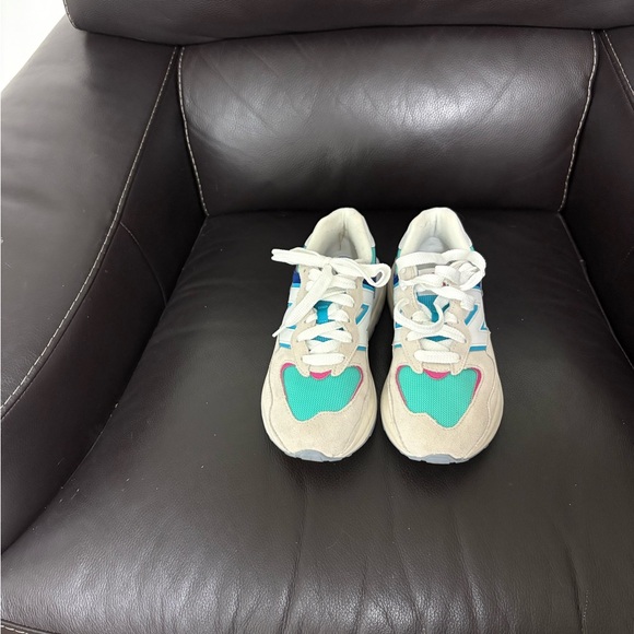 New Balance 57/40 Sneakers in Teal and Gray - Picture 3 of 5
